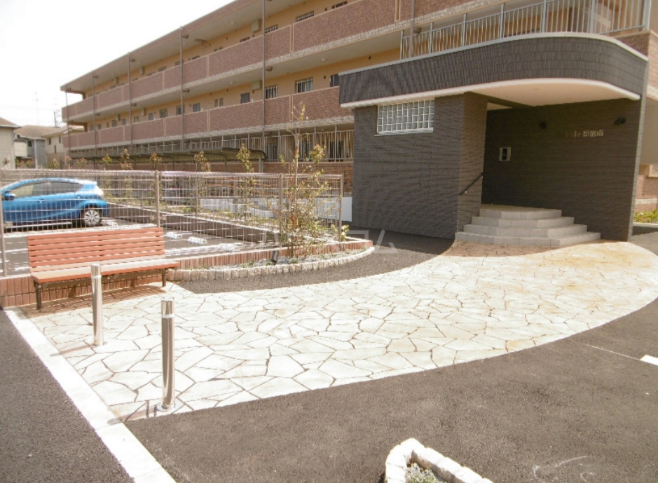 15/25 エントランス