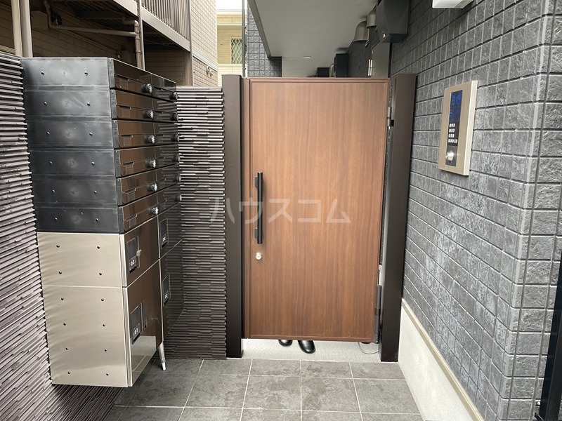 19/21 エントランス