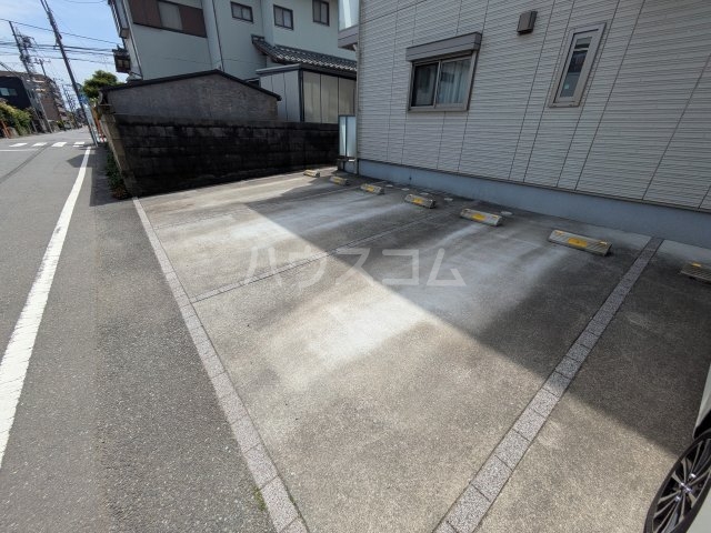 26/30 駐車場