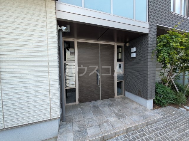 25/30 エントランス