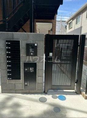 18/26 エントランス