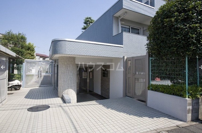 17/27 エントランス