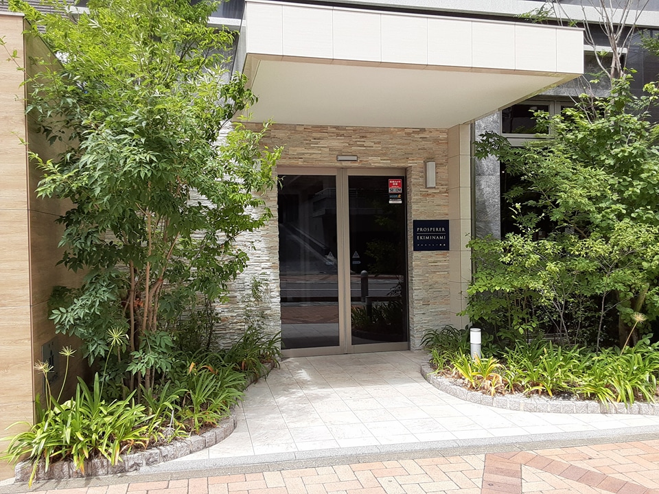 25/29 エントランス