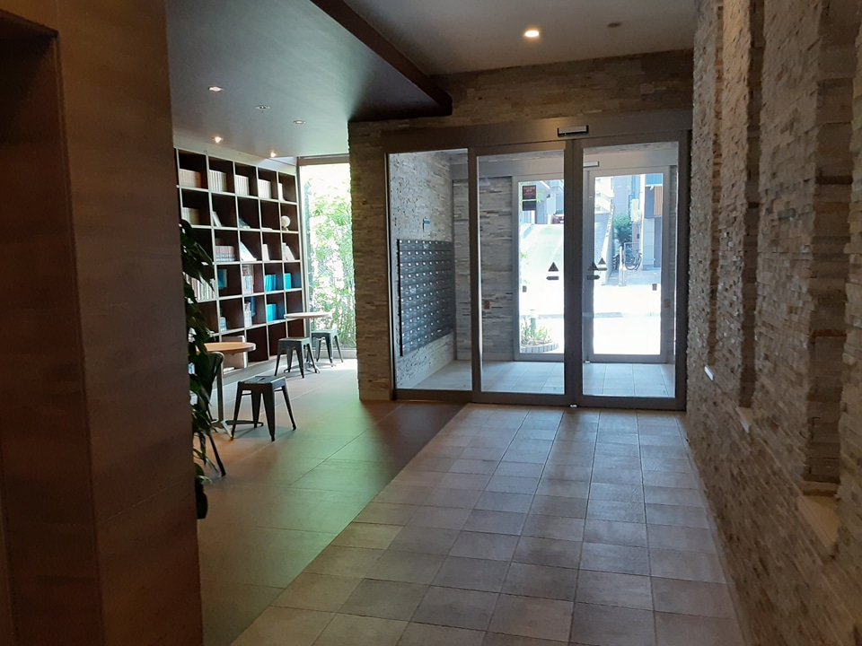 26/29 エントランス