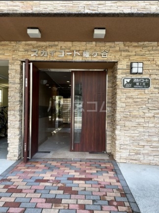 18/22 エントランス