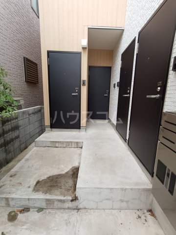 28/30 エントランス