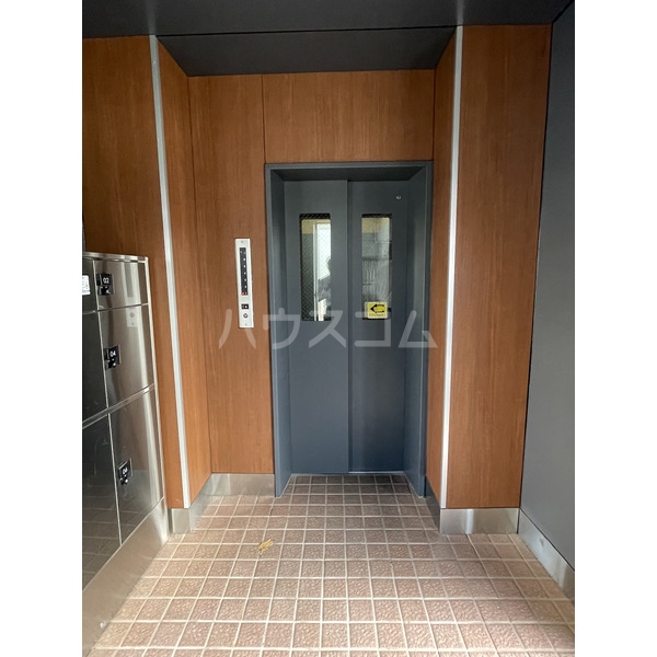 19/26 エントランス