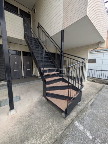 25/30 エントランス