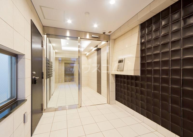 14/19 エントランス