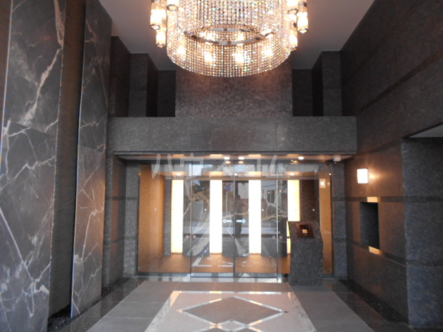 21/25 エントランス