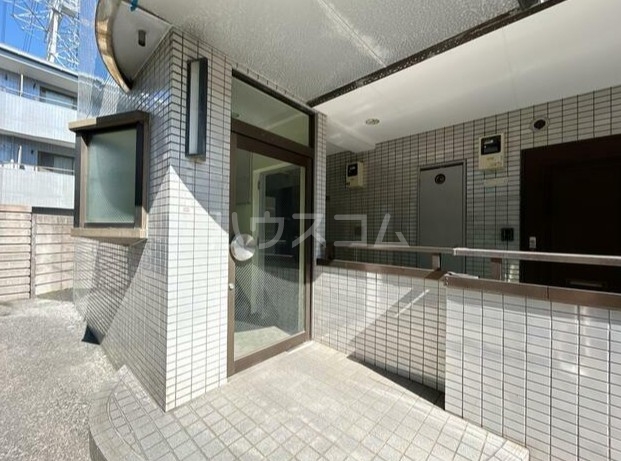 2/3 エントランス