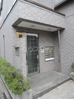 2/2 エントランス