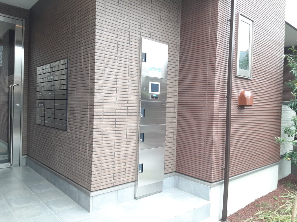 24/27 エントランス