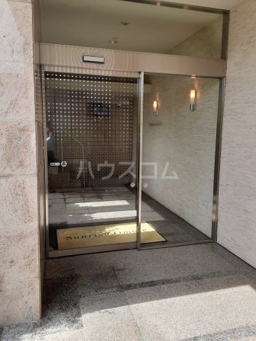 25/30 エントランス