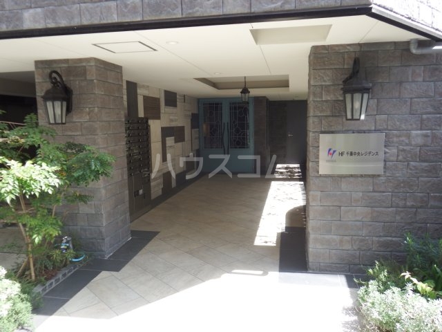 26/30 エントランス