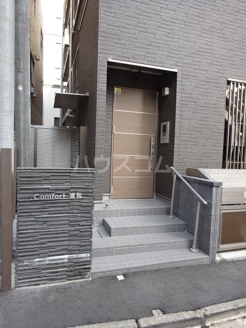 18/29 エントランス