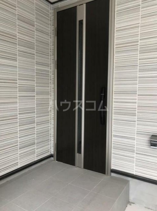 13/23 エントランス