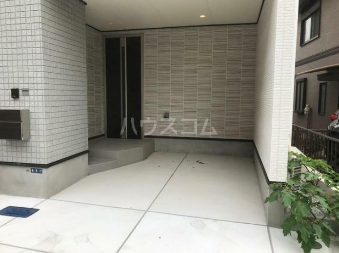 14/23 エントランス