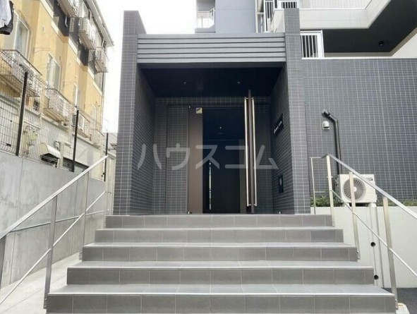 14/21 エントランス