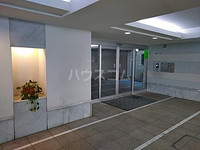 20/26 エントランス