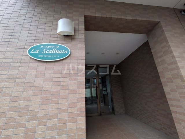 26/30 エントランス