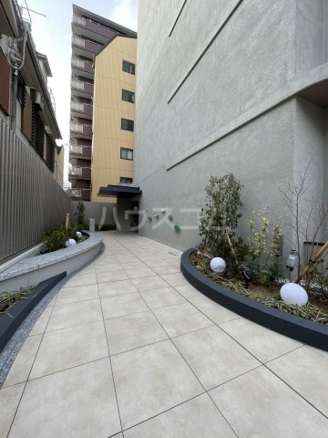 25/30 エントランス