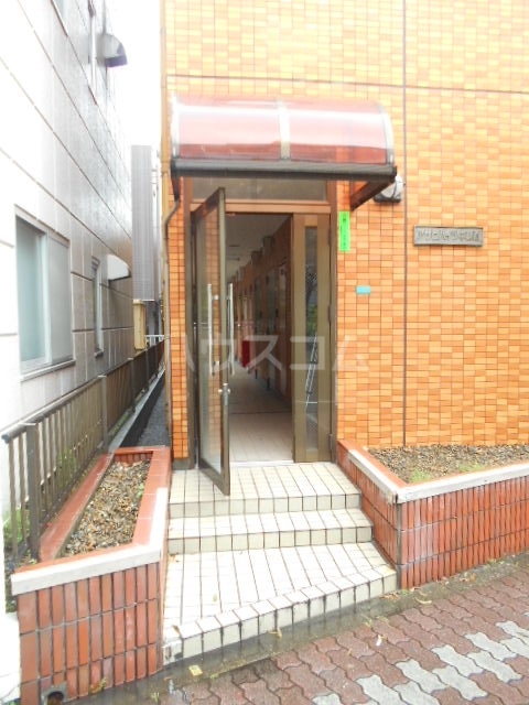 26/30 エントランス