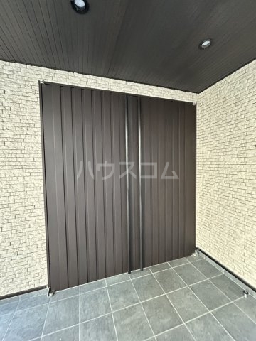 21/25 エントランス