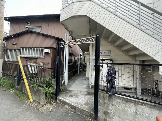 21/30 エントランス