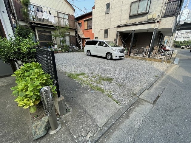 22/30 駐車場