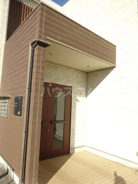 22/30 エントランス