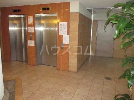 13/23 エントランス