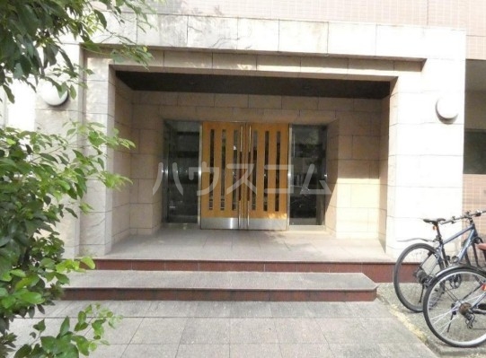 21/28 エントランス