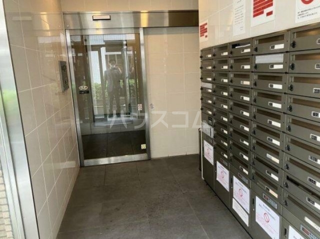 13/16 エントランス