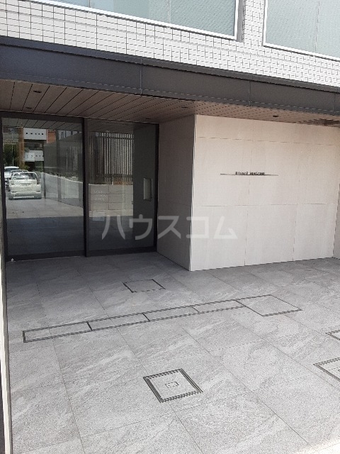 25/30 エントランス