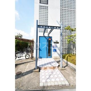 20/30 エントランス