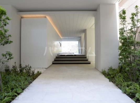 14/15 エントランス