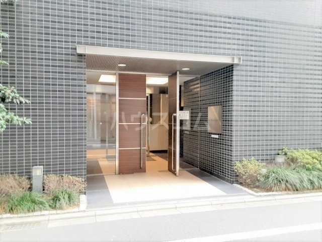 21/30 エントランス