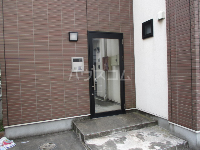 23/30 エントランス