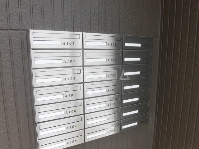 21/30 エントランス