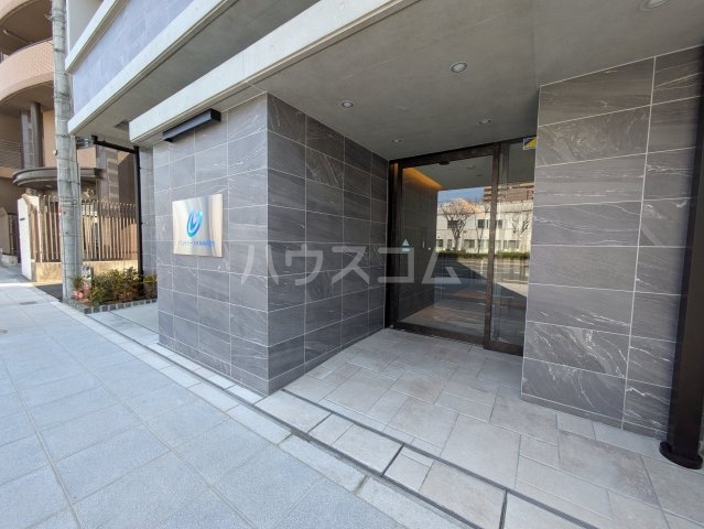 28/30 エントランス