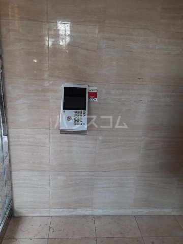 26/30 エントランス