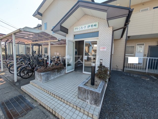 25/30 エントランス