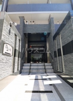 24/30 エントランス