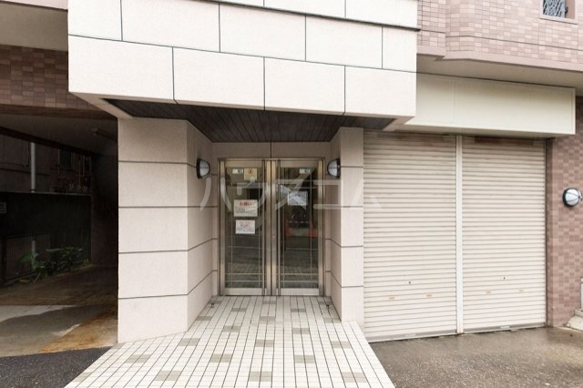 2/4 エントランス