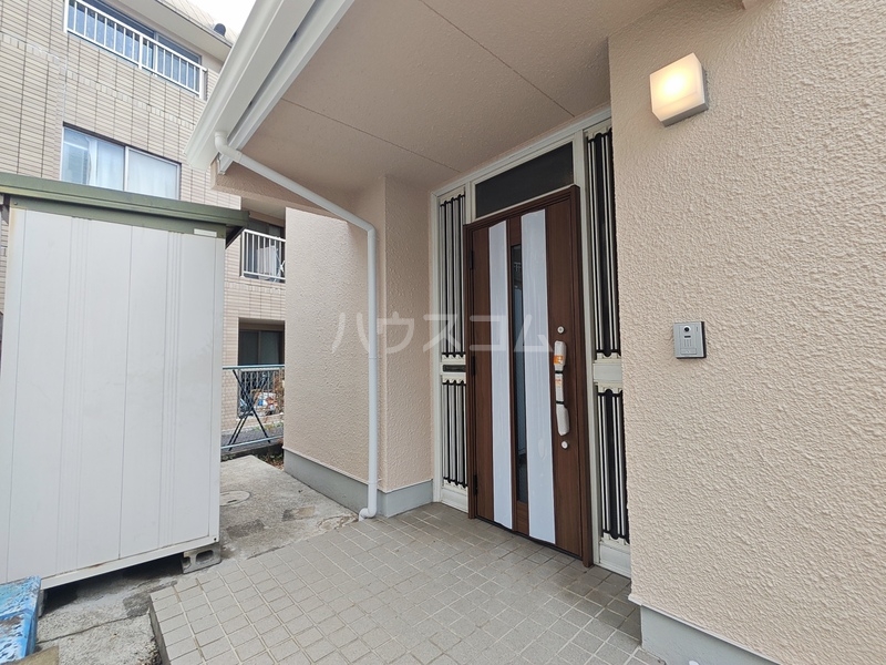 19/23 エントランス