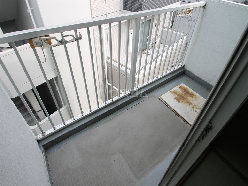 19/30 バルコニー