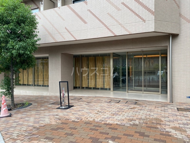 15/23 エントランス