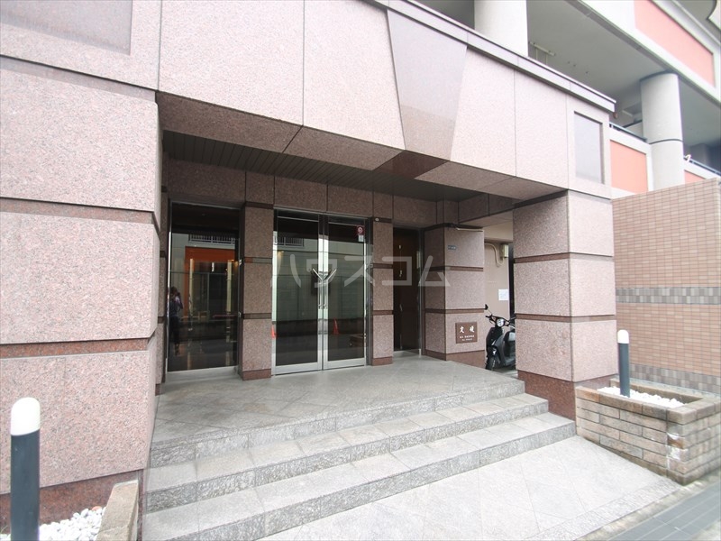 25/30 エントランス