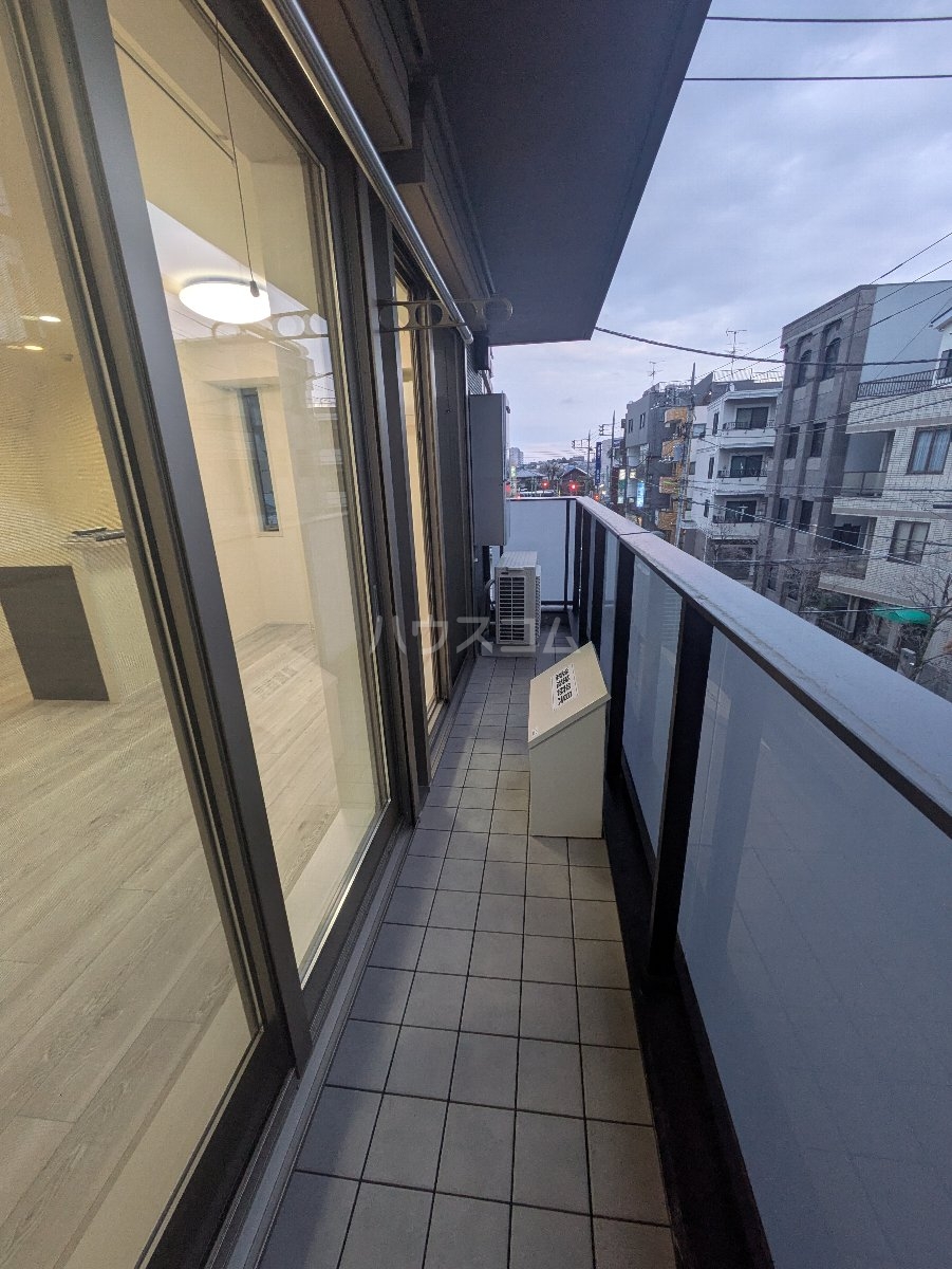 23/30 バルコニー